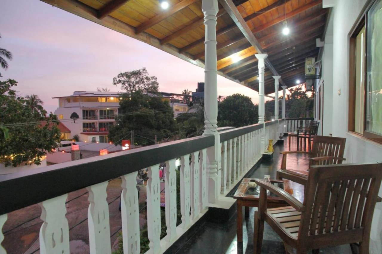Sunny Mood Guest House Unawatuna Extérieur photo
