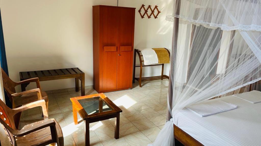 Sunny Mood Guest House Unawatuna Extérieur photo