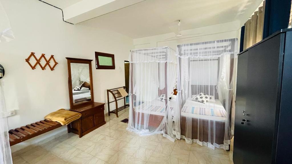 Sunny Mood Guest House Unawatuna Extérieur photo