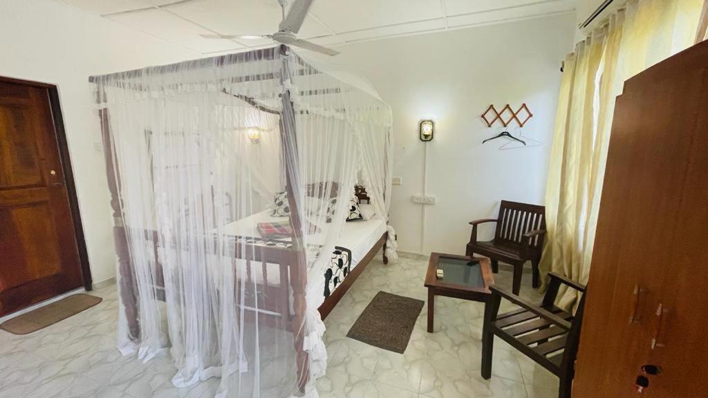 Sunny Mood Guest House Unawatuna Extérieur photo