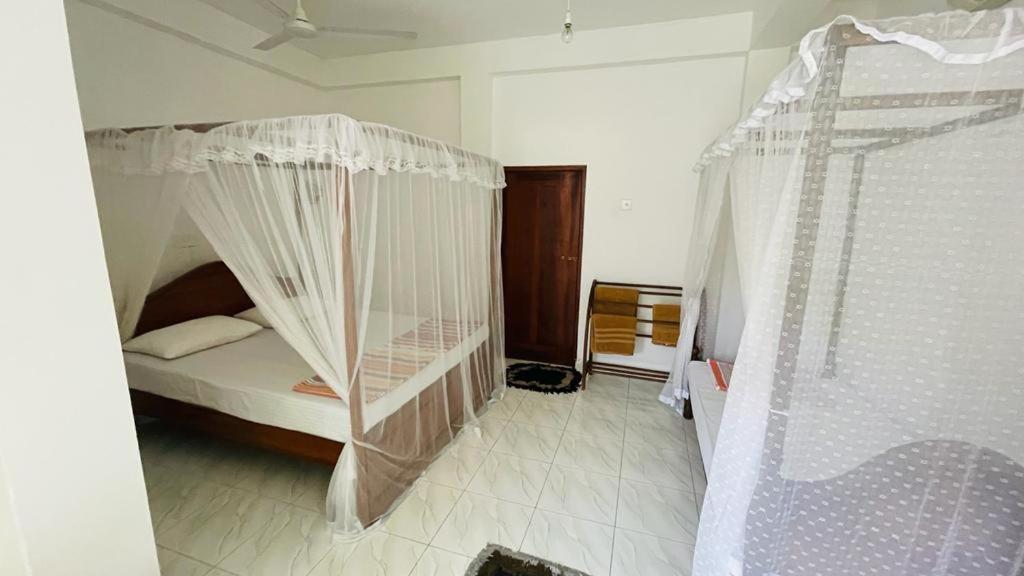 Sunny Mood Guest House Unawatuna Extérieur photo